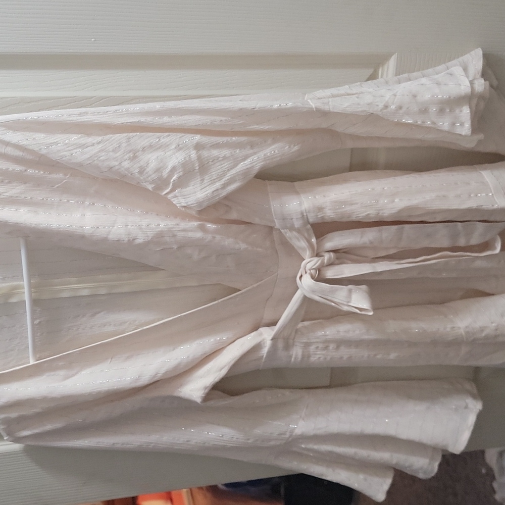 Fashion Nova cream color Romper size Xl